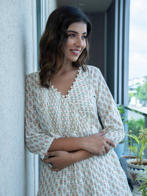 MULMUL AIZAH BLOCK PRINTED KURTA & TULIP PANTS SET MULMUL AIZAH BLOCK PRINTED KURTA & TULIP PANTS SET